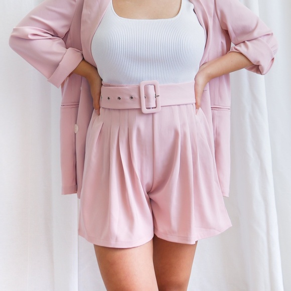 Pink Shorts (Blazer/shorts set) - Picture 2 of 5